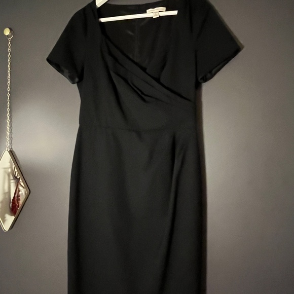 Banana Republic - Timeless Black Sheath Dress – size 6 - Picture 2 of 6